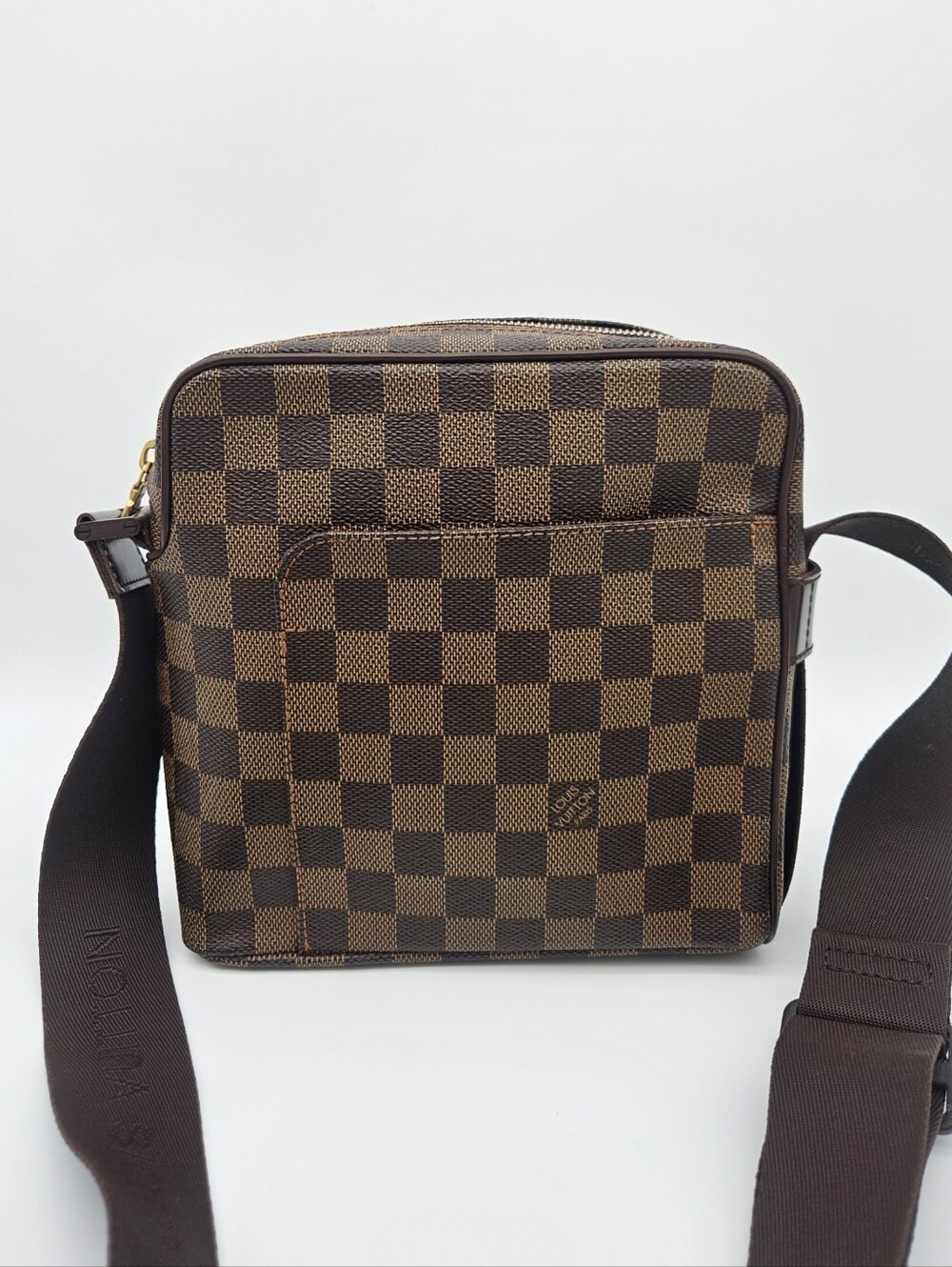 Authentic Louis Vuitton Damier Ebene Olav #4394M
